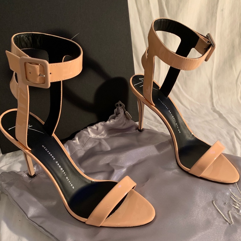 AUTHENTIC Giuseppe Zanotti heels